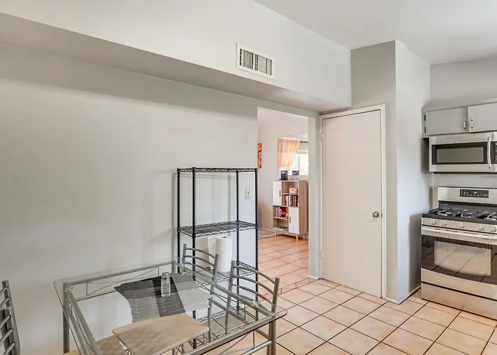 2 Mi To Dtwn & Of Arizona! Holiday home
